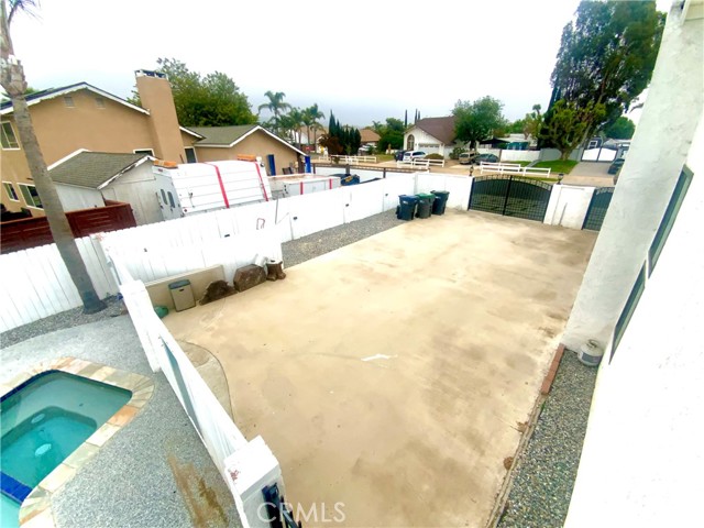 2416 Hialeah Circle, Norco CA: https://media.crmls.org/medias/2b87e35a-14e1-4cea-9b9c-d01b7f44c6f7.jpg