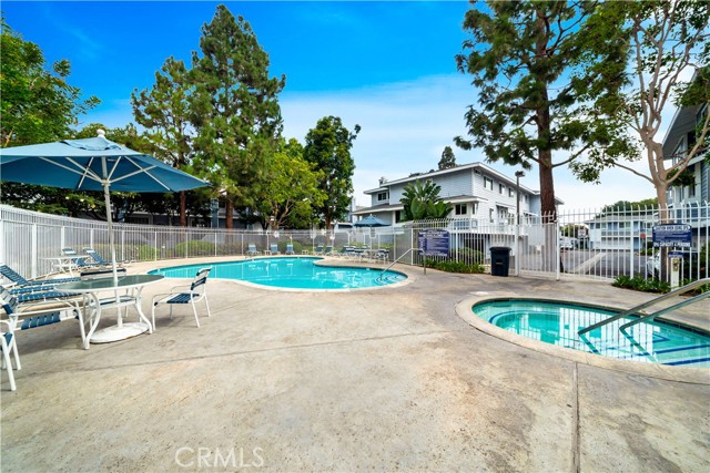 Detail Gallery Image 23 of 34 For 19110 Beachcrest Ln a,  Huntington Beach,  CA 92646 - 2 Beds | 2/1 Baths