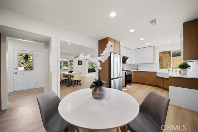 1648 Highland Oaks Drive, Arcadia CA: https://media.crmls.org/medias/2b8886e8-f2b9-4f43-af91-b465531a9211.jpg