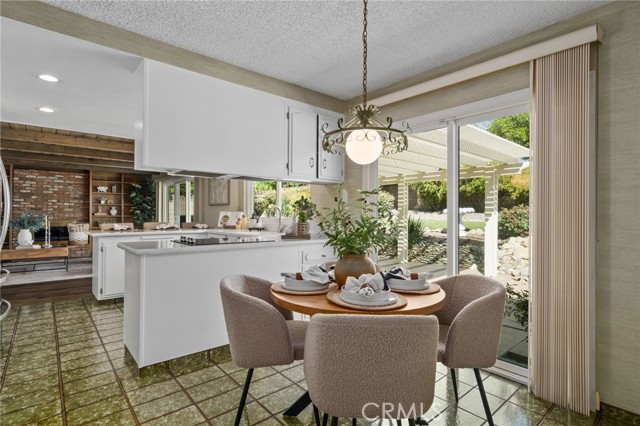 Detail Gallery Image 9 of 34 For 1063 W 19th, Upland,  CA 91784 - 4 Beds | 2 Baths