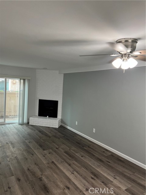 Detail Gallery Image 3 of 12 For 9834 Sepulveda Bld #109,  North Hills,  CA 91343 - 2 Beds | 2 Baths