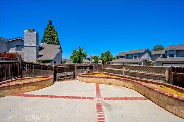 818 Live Oak Place, Corona CA: https://media.crmls.org/medias/2b8989a4-b596-42e0-9eb6-862b4631006b.jpg