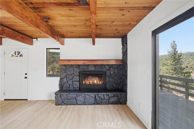 Detail Gallery Image 10 of 47 For 2386 Independence Ln, Running Springs,  CA 92382 - 2 Beds | 1/1 Baths