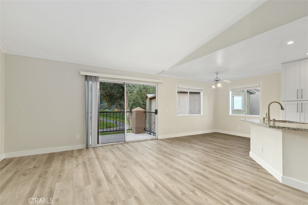 2576 Avenida Del Vista #204