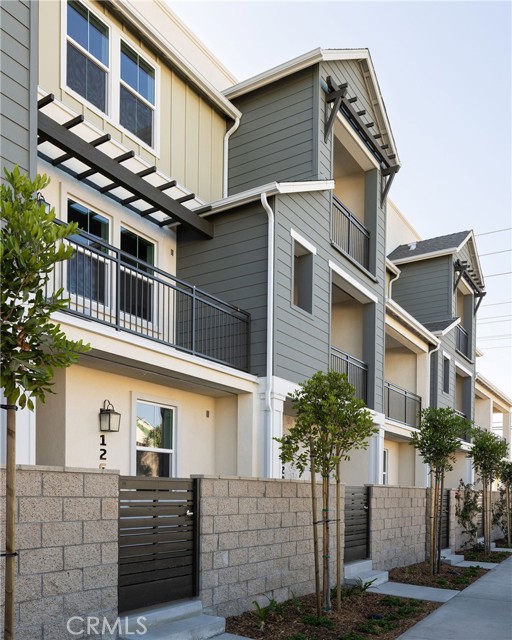 Detail Gallery Image 1 of 3 For 148 S Tulip Ave, Compton,  CA 90220 - 3 Beds | 3 Baths