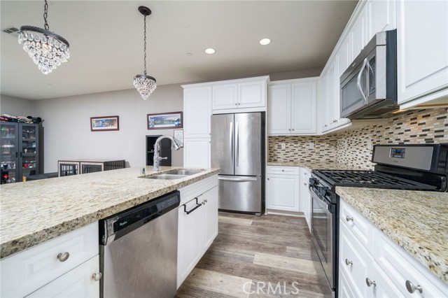 Detail Gallery Image 12 of 29 For 2846 E via Fiano, Ontario,  CA 91764 - 3 Beds | 2/1 Baths