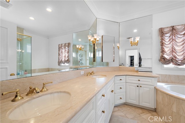 Detail Gallery Image 14 of 26 For 414 .5 Carnation Ave #UPPER,  Corona Del Mar,  CA 92625 - 3 Beds | 3 Baths