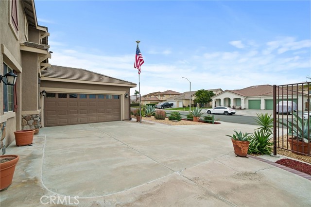 Detail Gallery Image 4 of 43 For 5749 Alexandria Ave, Corona,  CA 92880 - 4 Beds | 3/1 Baths
