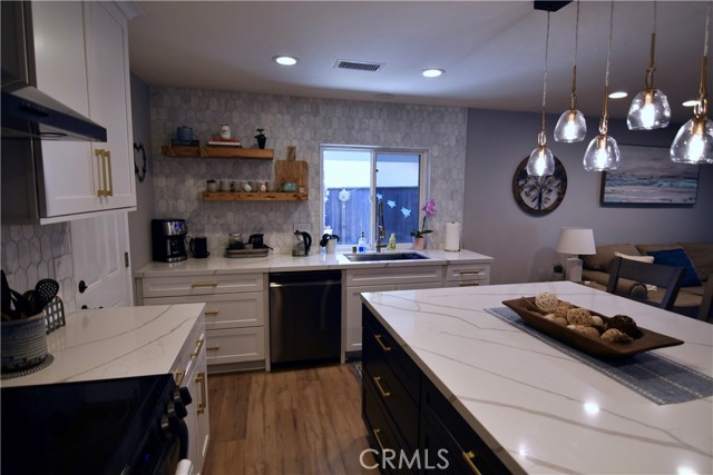 22551 Costa Bella Drive, Lake Forest CA: https://media.crmls.org/medias/2b8a95c4-344c-459a-9331-465a8d99fb8d.jpg