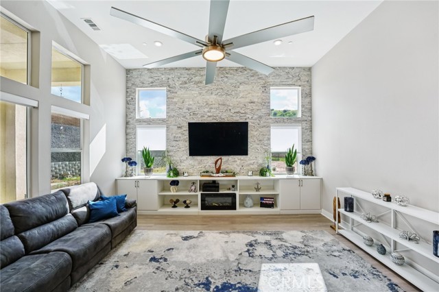 Detail Gallery Image 3 of 44 For 34676 Conadria Ave, Yucaipa,  CA 92399 - 4 Beds | 3/1 Baths