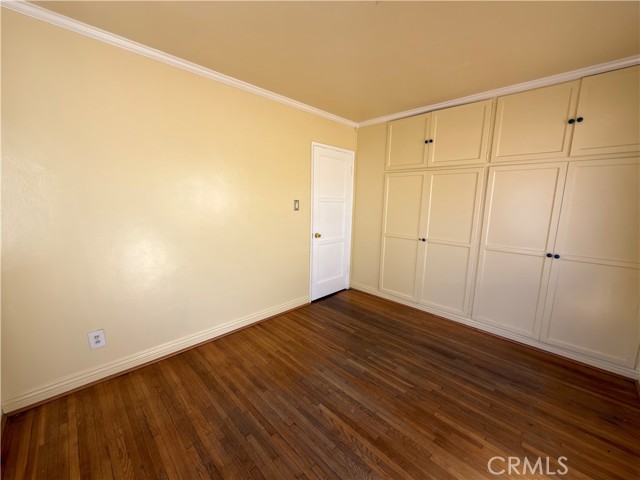 8360 Katherine Ave, Los Angeles, CA 91402 photo 7