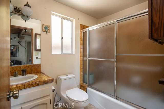 Detail Gallery Image 15 of 17 For 1245 Yosemite Dr, Lake Arrowhead,  CA 92352 - 3 Beds | 2 Baths