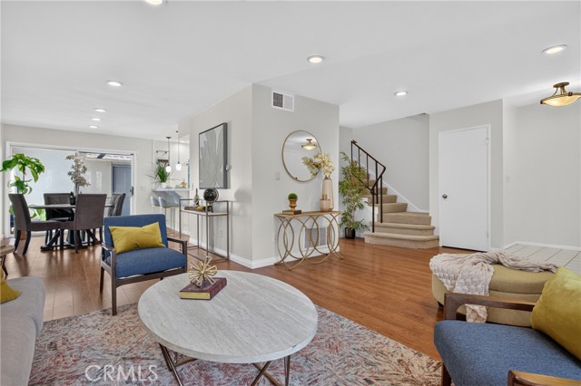 20730 Devonshire, D photo 6