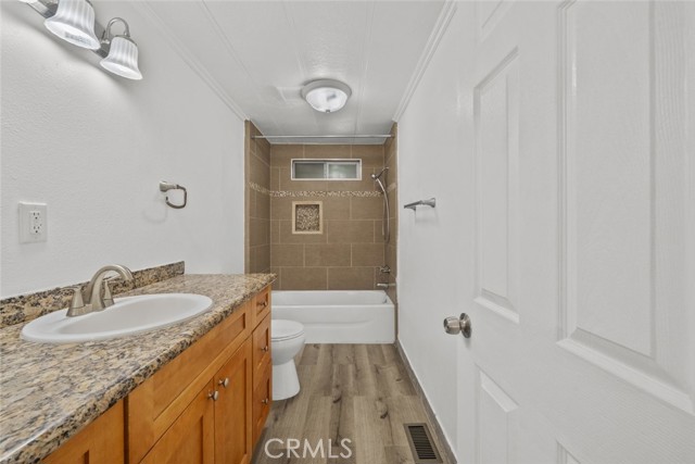 3524 E Avenue R, Palmdale CA: https://media.crmls.org/medias/2b8c7343-704f-40ec-9db4-5d0de407af33.jpg