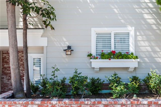 233 5th Street, Manhattan Beach, California 90266, 3 Bedrooms Bedrooms, ,3 BathroomsBathrooms,Residential,Sold,5th,SB22036248