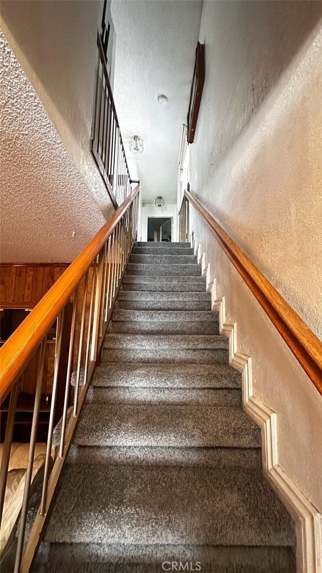 https://media.crmls.org/medias/2b8e9aed-fe79-4ba5-af1f-91442c75a053.jpg?preset=X-Large