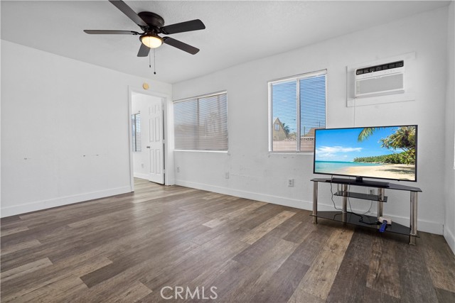 44043 Hoban Avenue, Lancaster CA: https://media.crmls.org/medias/2b8f175b-bb83-4a8b-a799-3c5a0104d680.jpg