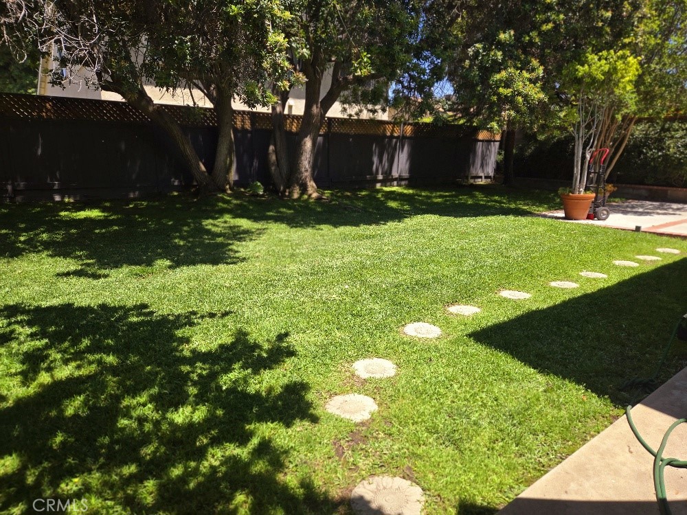 https://media.crmls.org/medias/2b8f803f-8353-4f1d-9b26-0effc92bef0f.jpg?preset=X-Large