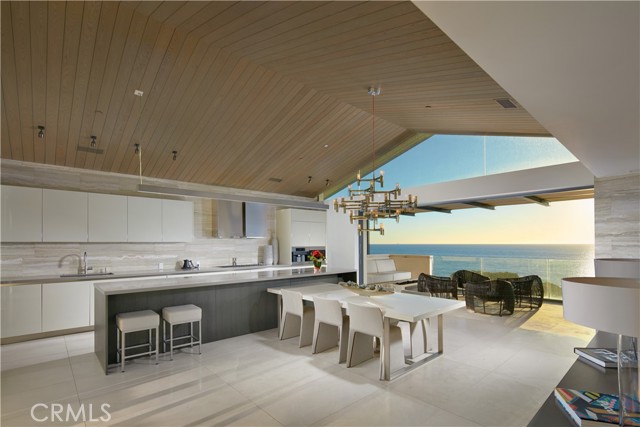 Detail Gallery Image 12 of 27 For 58 N La Senda Dr, Laguna Beach,  CA 92651 - 5 Beds | 5/1 Baths