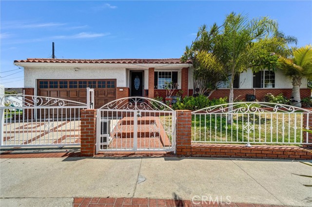 1104 Frigate, Wilmington CA: https://media.crmls.org/medias/2b8f8acc-06af-48f5-b311-823aa89c0aba.jpg