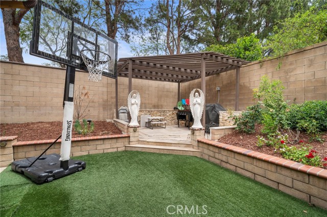 2 Dos Rios, Irvine CA: https://media.crmls.org/medias/2b8f9a22-252b-4bc1-b741-db0984c34a2e.jpg