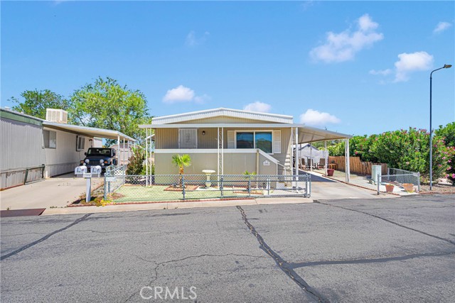 Detail Gallery Image 1 of 33 For 13393 Mariposa Rd #255,  Victorville,  CA 92395 - 2 Beds | 2 Baths