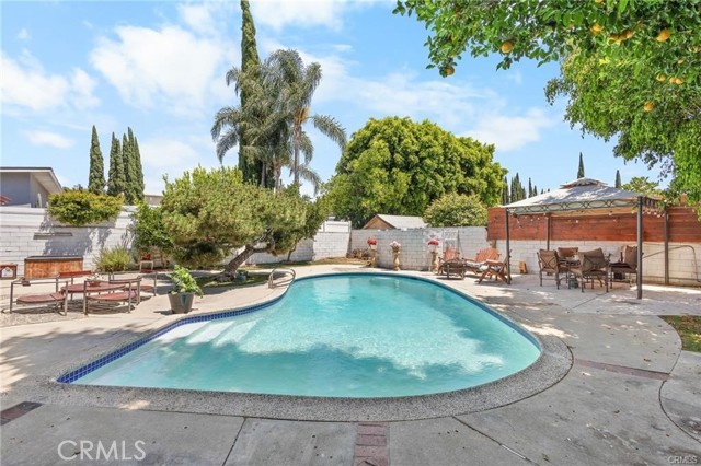15354 Leadwell Street, Van Nuys CA: https://media.crmls.org/medias/2b90b374-6d52-4be2-9f98-2a7a3d0c9e57.jpg