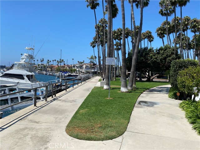 Detail Gallery Image 6 of 17 For 253 N Rafael Walk, Long Beach,  CA 90803 - 2 Beds | 1 Baths