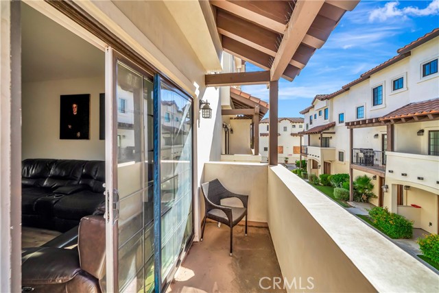1101 N Maclay Avenue, San Fernando CA: https://media.crmls.org/medias/2b9371d1-cd76-4687-8e5e-171fb4879d46.jpg