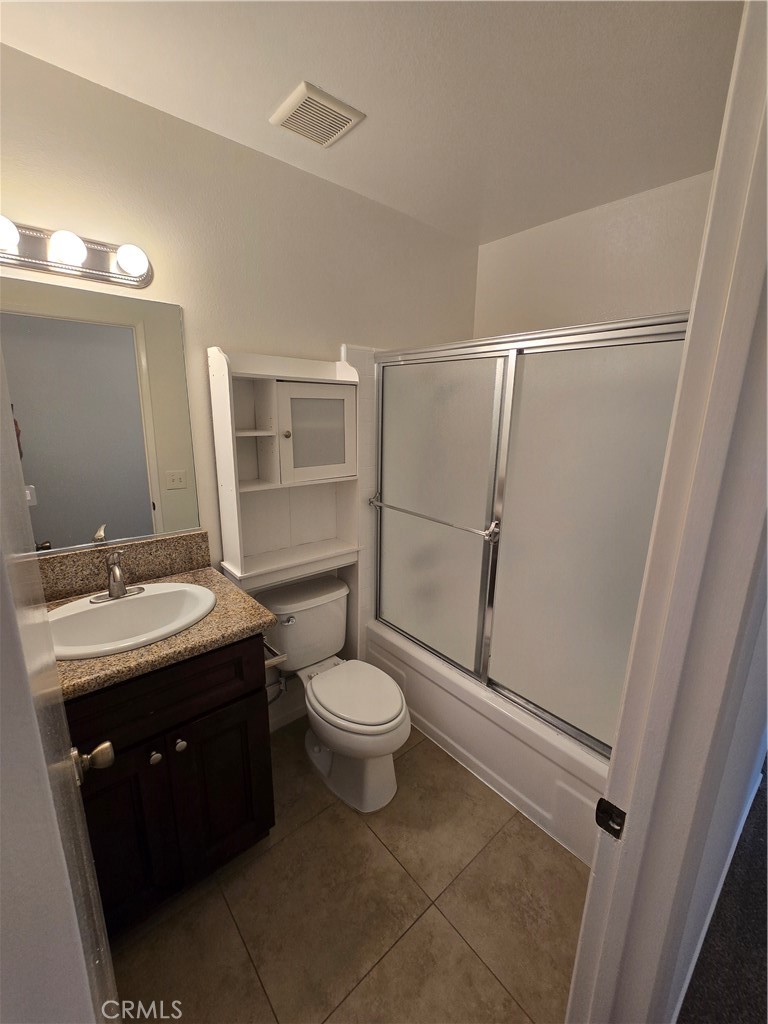 https://media.crmls.org/medias/2b94473a-9c2a-4932-8a61-f5ee61b47a47.jpg?preset=X-Large