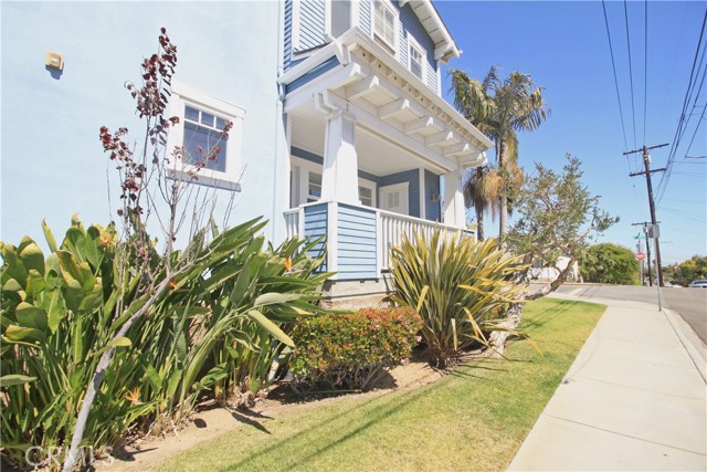 203 Aviation Place, Manhattan Beach, California 90266, 3 Bedrooms Bedrooms, ,2 BathroomsBathrooms,Residential,Sold,Aviation,PV22056635