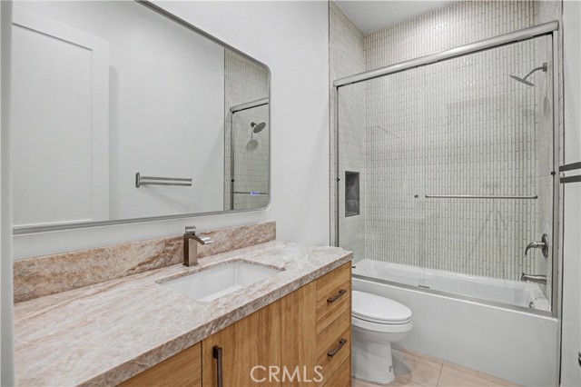 Detail Gallery Image 20 of 29 For 2205 Marshalfield #B,  Redondo Beach,  CA 90278 - 4 Beds | 3/1 Baths