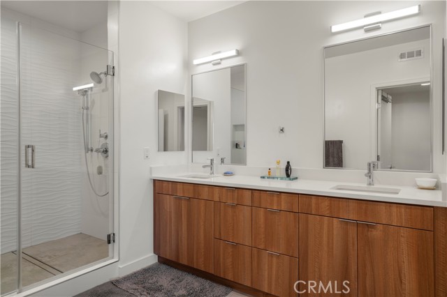 1029 White Knoll Drive, Los Angeles CA: https://media.crmls.org/medias/2b953ea3-ecd5-4983-a0f8-f68843b3b8e5.jpg
