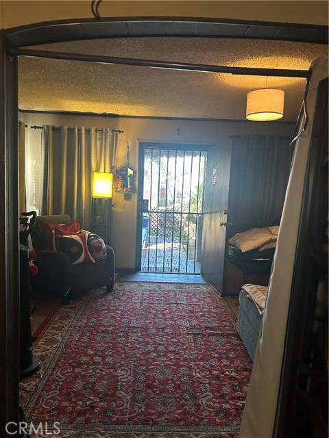 Detail Gallery Image 3 of 16 For 3312 Hyde Park Bld, Los Angeles,  CA 90043 - 3 Beds | 1 Baths