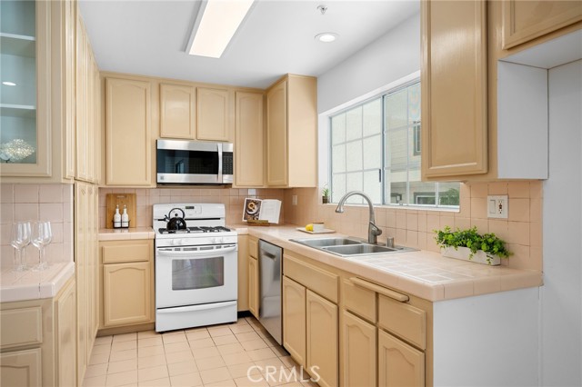 1164 Justin Avenue, 3 photo 8