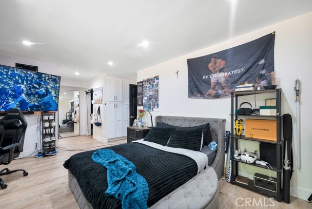 Detail Gallery Image 18 of 35 For 10122 Jovita Ave, Chatsworth,  CA 91311 - 5 Beds | 3 Baths