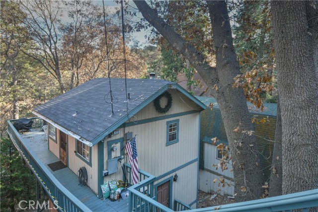 Detail Gallery Image 1 of 22 For 735 E Victoria Ct, Lake Arrowhead,  CA 92352 - 2 Beds | 1/1 Baths