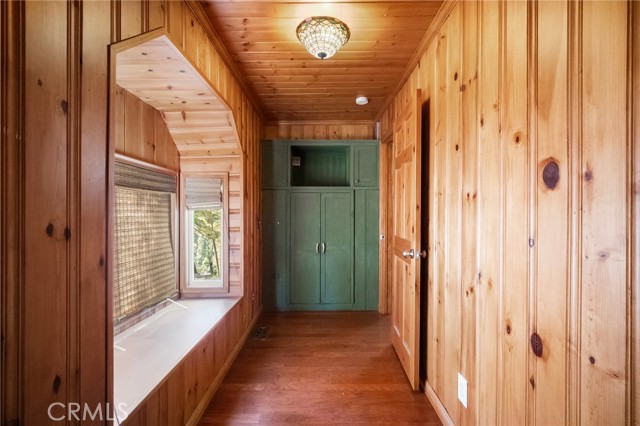 Detail Gallery Image 18 of 28 For 746 W Victoria Ct, Lake Arrowhead,  CA 92352 - 2 Beds | 2 Baths