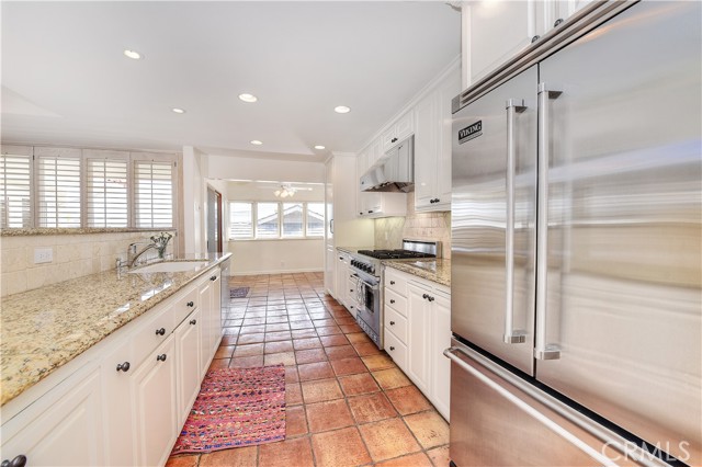 Detail Gallery Image 10 of 28 For 906 Emerald Bay, Laguna Beach,  CA 92651 - 4 Beds | 2/1 Baths