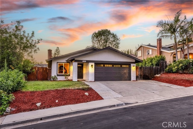 22701 Via Tercero, Mission Viejo CA: https://media.crmls.org/medias/2b975c65-4066-491c-b092-9faaad936400.jpg