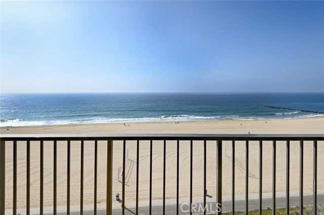 Detail Gallery Image 17 of 27 For 721 Esplanade #301,  Redondo Beach,  CA 90277 - 2 Beds | 2 Baths
