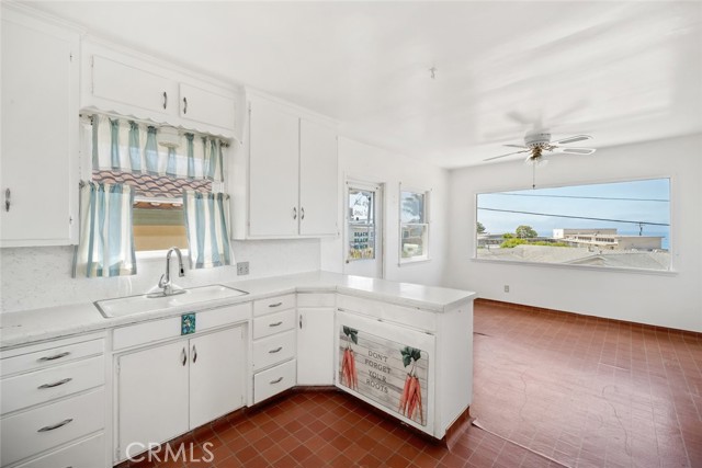 Detail Gallery Image 9 of 35 For 700 Hanford St, Pismo Beach,  CA 93449 - 4 Beds | 2 Baths