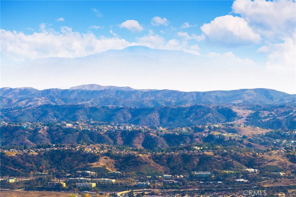 https://media.crmls.org/medias/2b9864c2-0986-42a5-8fd5-516c9854d049.jpg?preset=X-Large