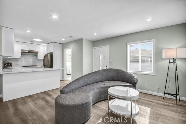 12811 Oaks Avenue, Chino CA: https://media.crmls.org/medias/2b99330f-5e47-4092-b1dd-92aa456a322e.jpg