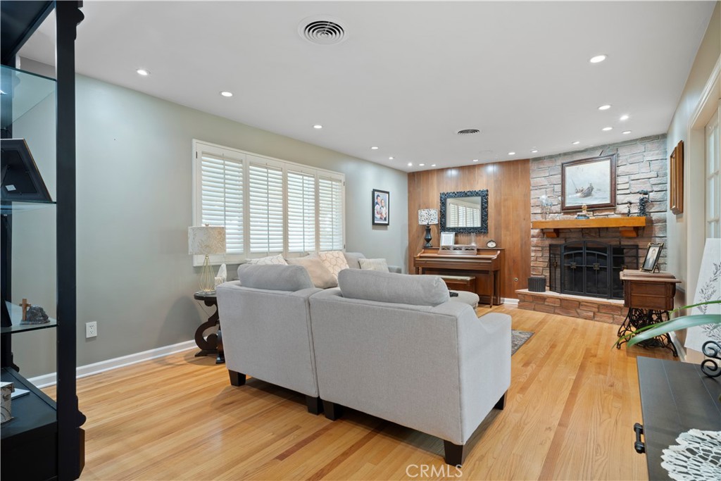 MLS #CV25181726 img 6