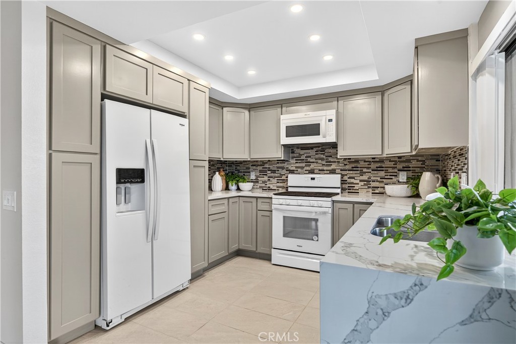 MLS #OC25250149 image #9