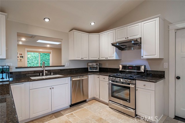 Detail Gallery Image 11 of 28 For 28747 Crestridge Rd, Rancho Palos Verdes,  CA 90275 - 3 Beds | 2/1 Baths