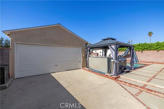 8449 Glencrest Drive photo 26