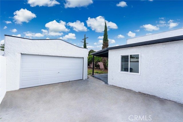 1818 W 79th Street, Los Angeles CA: https://media.crmls.org/medias/2b9b4297-b861-4bfc-b1bc-fb210f28cab9.jpg