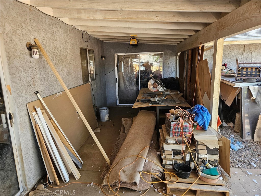 https://media.crmls.org/medias/2b9b5178-8abb-4b8f-9209-65c95f07fb1c.jpg?preset=X-Large